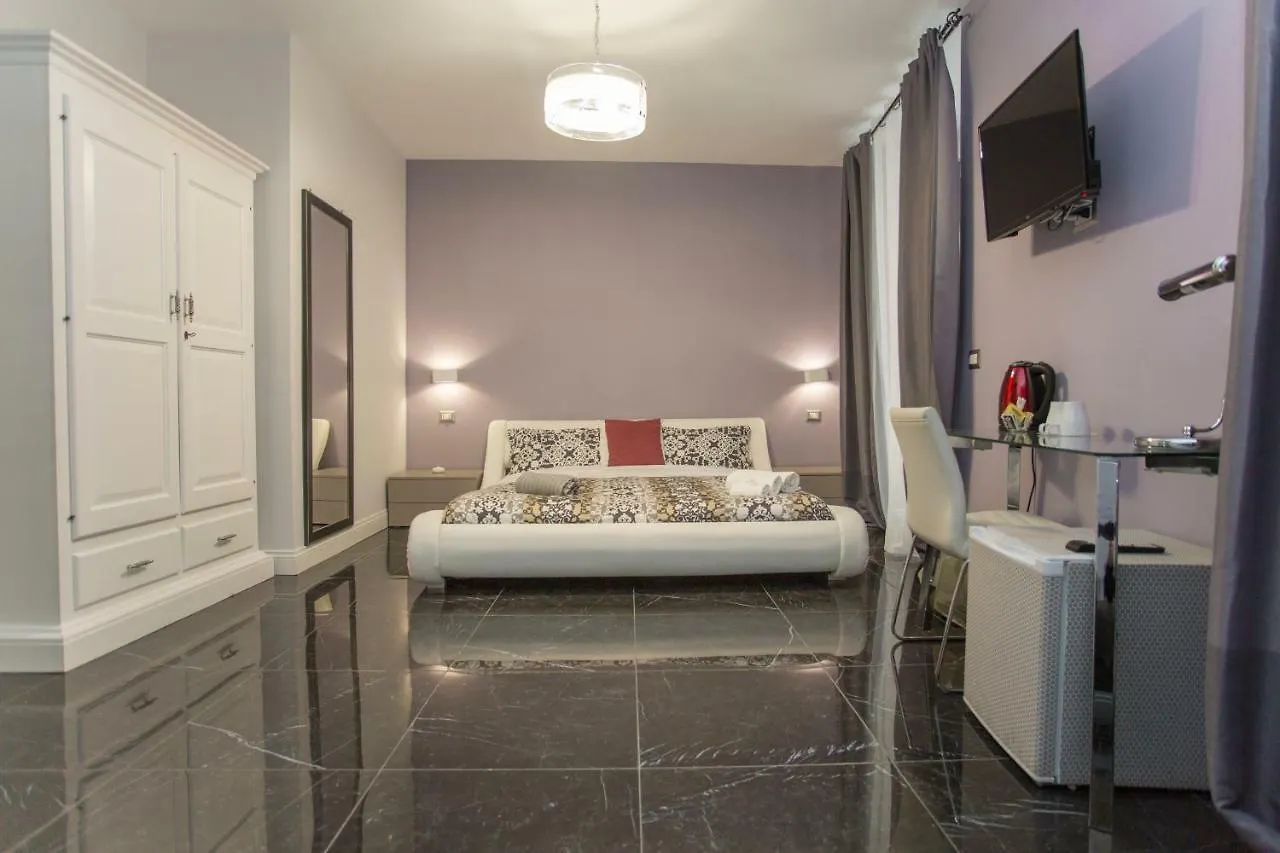 Chiaia 205 Hotel Naples 2*,  Italy